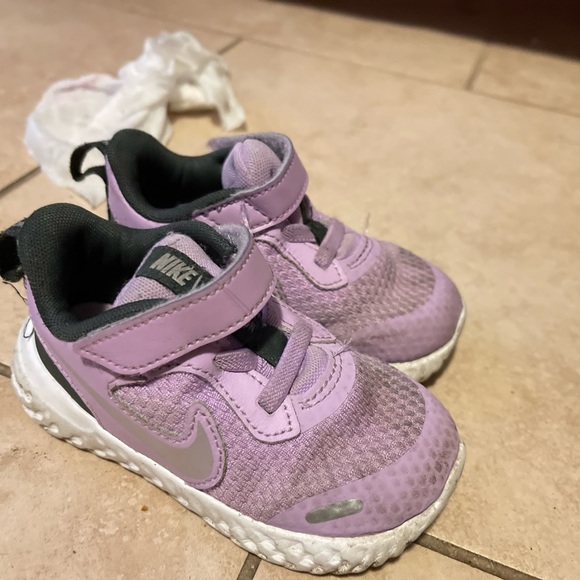 Nike sneaker toddler girl - Picture 2 of 3